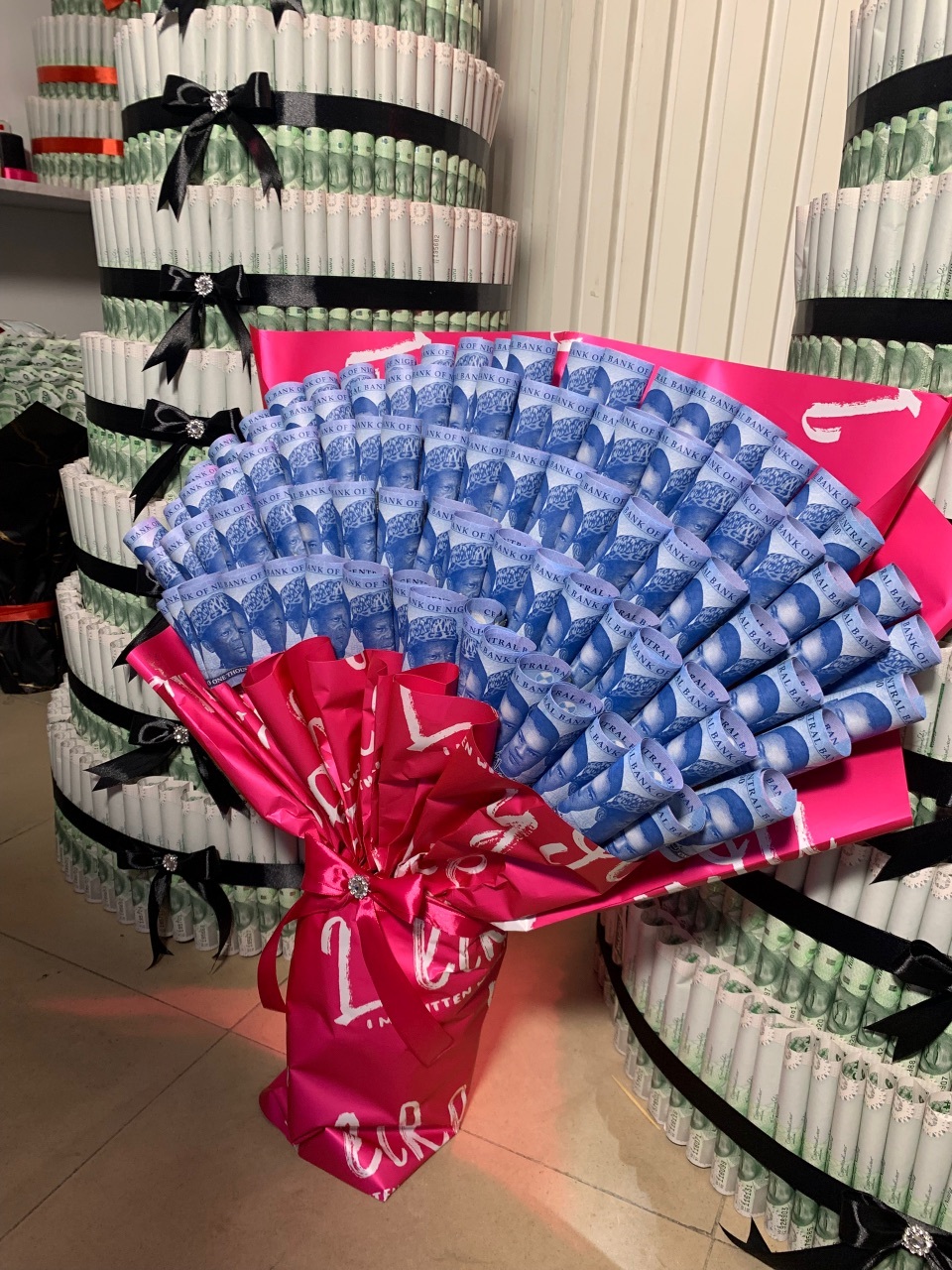 Semi round Money fan